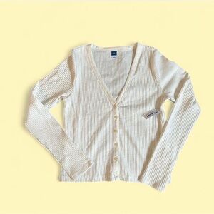 Old Navy NWT M Cream Ribbed V-Neck Button Up Top Capsule Neutral